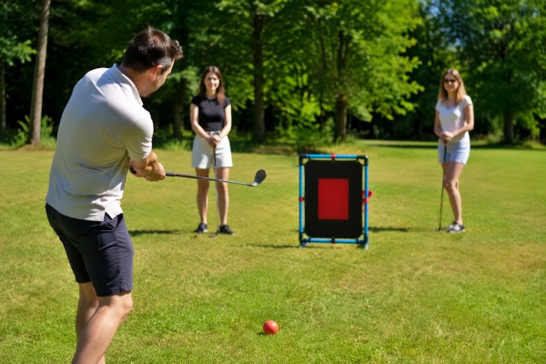 Crossgolf Teamevent in Berlin mit Zielschuss auf mobiles Target